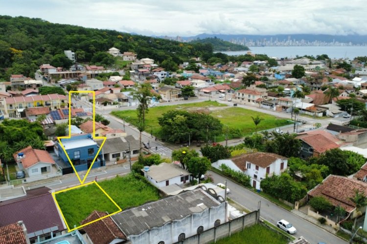 Lote � venda centro de Porto Belo 